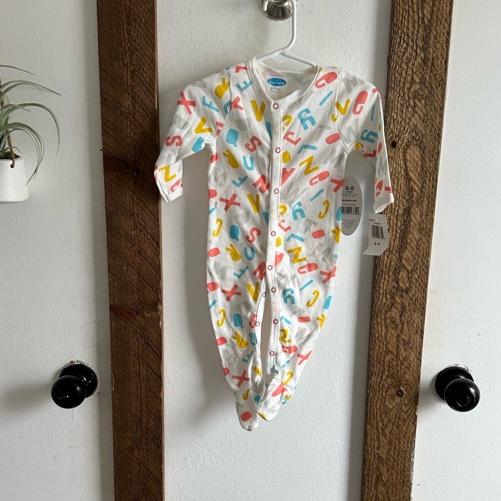 New Bon Bebe Colorful Alphabet Baby Button Down Footies One-Piece Size 6-9 Month